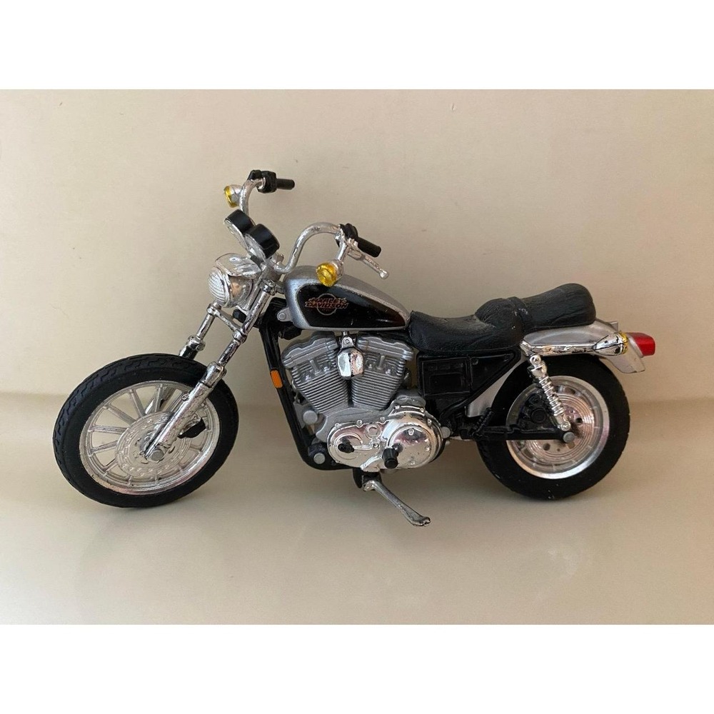 Harley-Davidson Motorcycle Model Toy Collectible 1:18 MAISTO Die Cast s74